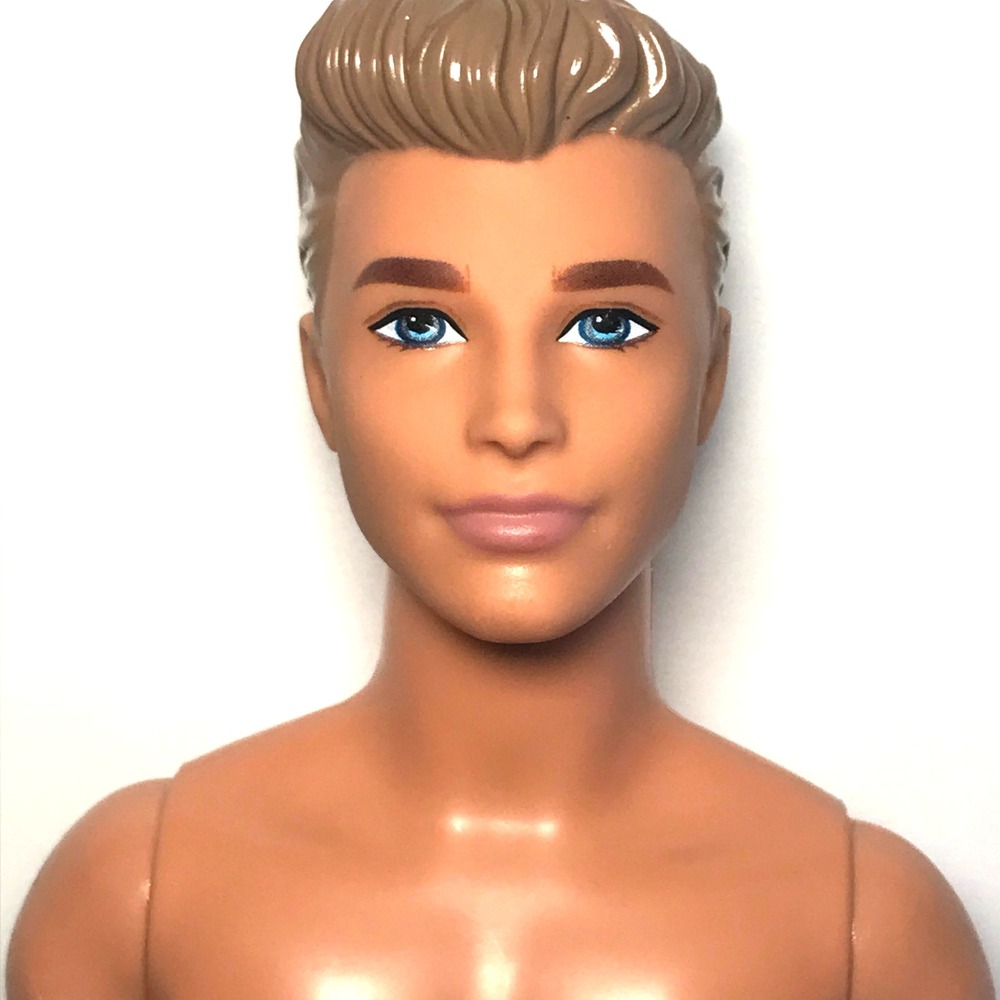 Nude Barbie 2017 Water Play Beach Light Brown Hair Ken GHW43 Doll